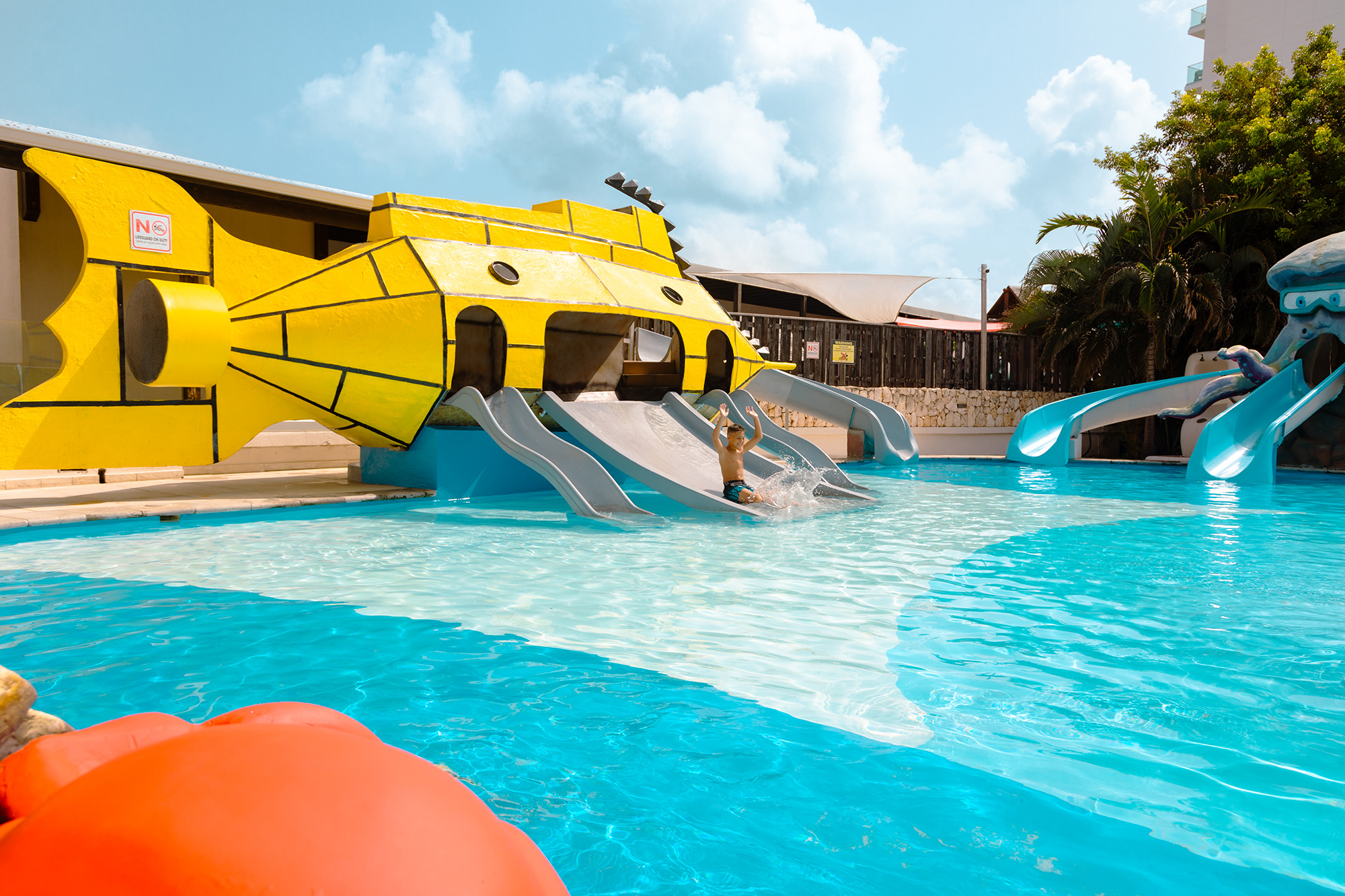 MB_Pool_KidsPool_2024 mini aqua park at sonesta Maho beach resort in st maarten